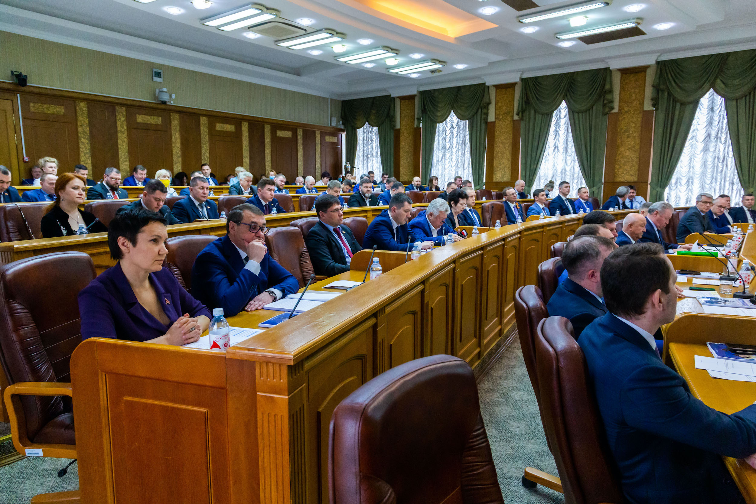 Первое заседание законодательного собрания. Депутаты Челябинской области фото. Законодательное собрание Челябинской области. Местные депутаты Челябинска. Заксобрание Свердловской области.