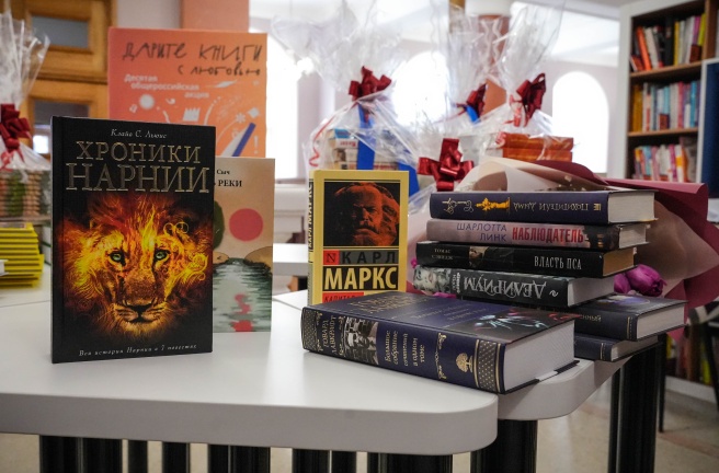 Депутаты Законодательного Собрания приняли участие в благотворительной акции «Дарите книги с любовью»