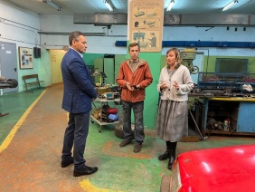 Депутат Законодательного Собрания Олег Садовских оказал помощь Центру юных техников Златоуста