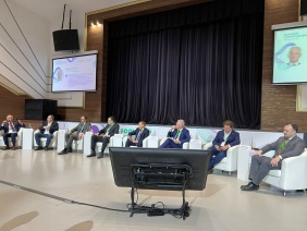 Председатель комитета Законодательного Собрания по экономической политике и предпринимательству Евгений Илле принял участие в IV форуме «Большой открытый диалог» в Екатеринбурге