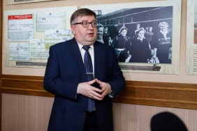Сегодня в Законодательном Собрании открыли выставку «Ковала целина людской характер…», подготовленную сотрудниками Объединенного государственного архива Челябинской области