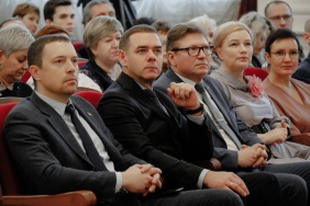 Премию работникам культуры вручили в Законодательном Собрании