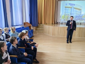 Заместитель председателя Законодательного Собрания Вадим Ромасенко принял участие в презентации книги об Арктике