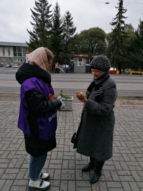 Депутат Олег Садовских поздравил старшее поколение Златоуста с Днем пожилого человека