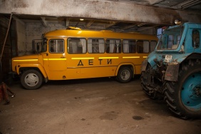 Председатель Законодательного Собрания Владимир Мякуш побывал с рабочим визитом в школе-интернате села Тюбук