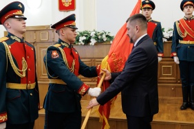 Церемония передачи копий боевых знамен воинских формирований