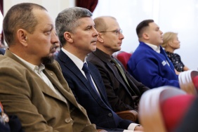 Церемония передачи копий боевых знамен воинских формирований