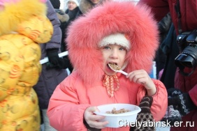 14 декабря в Челябинске прошли праздники двора, организованные депутатами фракции «Единая Россия» в честь открытия новых детских площадок