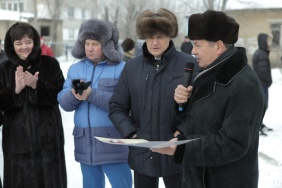 В поселке Федоровка состоялось торжественное открытие нового хоккейного корта