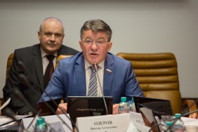 В расширенном заседании комитета Совета Федерации по обороне и безопасности принял участие заместитель председателя Законодательного Собрания Константин Захаров