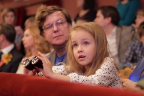 Владимир Мякуш вручил специальные призы победителям конкурса юных талантов в области искусства на соискание премии «Андрюша»