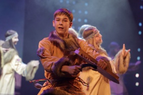 Владимир Мякуш вручил специальные призы победителям конкурса юных талантов в области искусства на соискание премии «Андрюша»