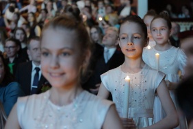 Владимир Мякуш вручил специальные призы победителям конкурса юных талантов в области искусства на соискание премии «Андрюша»